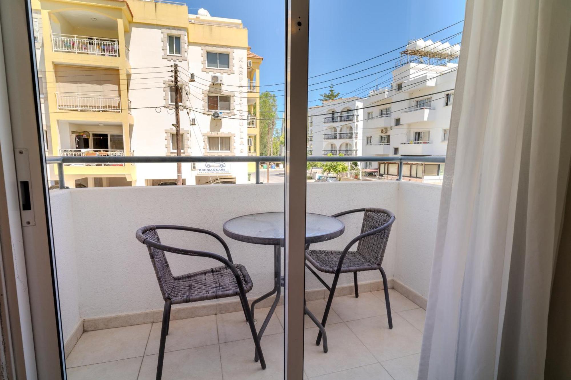 Helios Mackenzie One Bedroom Flat Larnaca Exterior photo